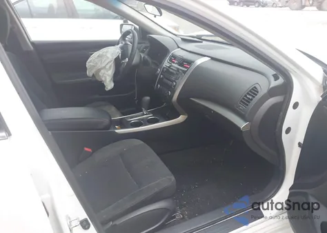 2015 Nissan Altima 2.5 S z USA, uszkodzony, nr VIN 1N4AL3AP0FC486640